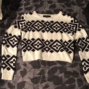 Crop geo sweater- size small